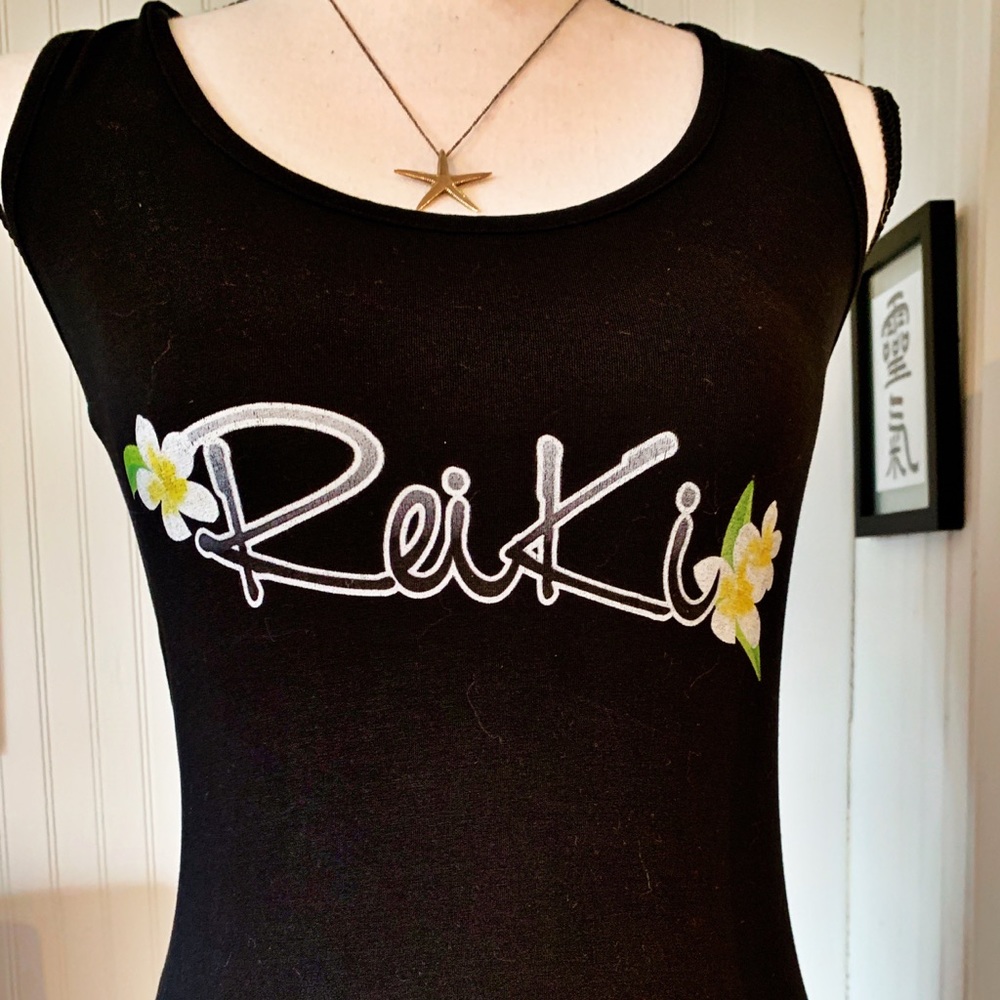 Reiki T-Shirt | M | Black with Flower Design